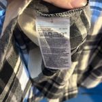 Old Navy  The Classic Shirt Black/White Plaid Button Down Shirt, Size Large Photo 5