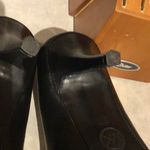 Michael Kors MICHAEL  BLACK PUMP
Alina Flex Leather Pump Photo 5