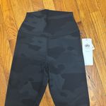 Alo Yoga Alo camo vapor leggings brand new Photo 1