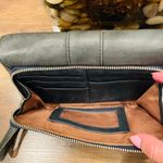 Perlina  Olive  leather bag with exposed zipper Photo 2