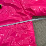 NWT Hot Pink cropped puffer jacket Size M Photo 5
