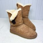 UGG  Chestnut Brown Bailey Short Button Boots
5803 Women's Size 5 Photo 6