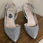 Jones New York  Silver metallic block Heeled Shoes formal party homecoming Photo 0