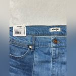 Wrangler Wrock High Rise Kick Flare Raw Hem two toned jeans NWT size 30/28 Blue Photo 8