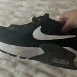 Nike  Black and White Comfort Sneakers Photo 1