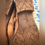 Anthropologie 8 Naya Agatha Weathered Distressed Taupe Studded Ankle Moto Boots Photo 4