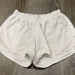 Lululemon  White / Barely Beige Hotty Hot Short II (Long 4") Photo 4