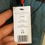 Equipment  Femme X-small 100% silk Leonne top in tapestry blue red poppy flower Photo 6