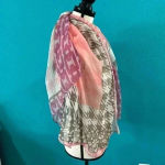 Pink accent scarf Photo 2