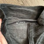 ASICS Woman’s  Quarter Zip Size Medium Photo 1