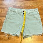 Universal Threads Universal Thread Women’s 10 30 Green Frayed Vintage Midi Jean Shorts Pockets Photo 1