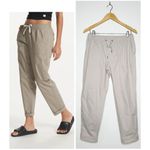 Vuori Women’s Vintage Ripstop Pants in Milkweed Size Small Photo 1