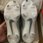 Nike New in Box  Hyperdiamond 4 Elite Softball Cleats wolf Gray Size 7  Photo 4