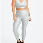Fabletics NWT Matte Silver Foil Oasis PureLuxe High-Waisted 7/8 Legging Size XS Photo 5