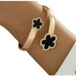 Lucky Flower Geometric Twisted Cuff Bangle Gold Photo 0