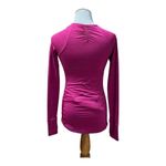 Athleta  Pacifica Contoured Vibrant Fuscia Long Sleeve Shirt Size XXS Back Pocket Photo 5