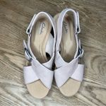 Clarks  Giselle Dove Womens Cork Buckle Sand Nubuck Slingback Sandals Size 8.5 Photo 3