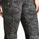Athleta Leggings Women's Cropped Gray Black Camo Pattern Joggers Stretch Yoga S Photo 0