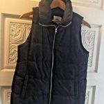Old Navy  Black Water-Resistant Quilted Puffer Vest Women’s Size M Photo 0