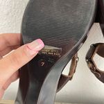 Matisse Footwear MATISSE Y2K Brown Tan Leather Wooden Circle Bead Dual Strap Kitten Heel Sandals Photo 12