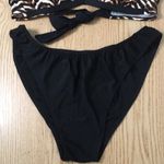 Tropical Escape B44 New Womens  Sexy Swimsuit Bikini Top Size 10 Free Bottoms Photo 2