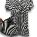 Ekouaer NEW  Mock Wrap Dress Vneck Relaxed Black White Stripe Knee Length Large Photo 2