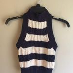 Taylor & Sage  XS crop top Photo 0