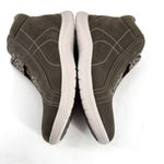 Clarks NIB Cloudsteppers Adella Bend Women's Ankle Bootie Dark Olive Size 8.5 Photo 4