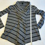 Guess JEANS Size MEDIUM Gray Black Striped Asymmetrical Zip Front Cardigan Top Photo 12