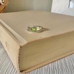 NRT Green & Silver Two Shank Ring “Venus” Avon Signed Peridot Eye Art Deco Jewelry Photo 2