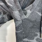 Tahari women's dark gray camouflage soft pocket pull on jogger sweatpants small Photo 3