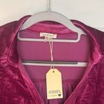JODIFL  Velvet button Down Top - Medium Photo 2