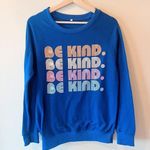 Be Kind Graphic Crewneck Sweatshirt Photo 0