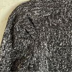 Lululemon  Extra Mile Long Sleeve Black & White Running Top with Pocket Women’s 6 Photo 10