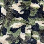 Chic Camouflage Faux Fur Vest w/ Matching Earrings Green Size L Photo 2