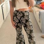 BLACK AND WHITE ROSE FLARE LEGGINGS Photo 0