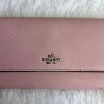 Coach Pink Wallet Photo 0