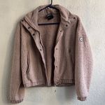Vuori  Women's PinkSherpa Jacket Photo 3
