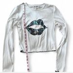 Wild Honey Cropped Snake Lips Tee Photo 15
