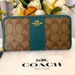 Coach NWOT Signature Leather Zip Around
Long Accordion Wallet Photo 0