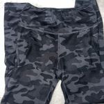 Danskin camo leggings Photo 0