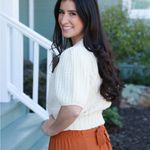 NWOT Boutique CES FEMME Short Sleeve Cable Knit Sweater in Cream Photo 1