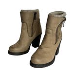 Steve Madden  ladies sweater ankle boots size 7.5 M chunky block heel Photo 1