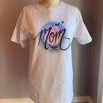 Airbrushed Mom white t Photo 0