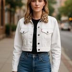 Levi's NWT Leopard Faux Fur Collar Cropped Denim Trucker Jacket L Photo 0