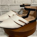 JG Women’s white and black faux leather buckle pointed toe dress shoes, Size 8.5 Photo 1