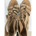 Womans Crown Vintage Size 8.5 Tan Faux Suede Strappy Laces Zip Heel Sandals Brown Photo 5