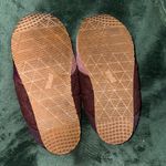 Teva Ember Moc Slip-On Shoes – Women’s Size 7 – Burgundy Quilted Fleece Photo 1