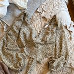 Le lis  Green Patterned long sleeve crop banana front Top Photo 2