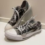 Converse  Sz 7 Grey White Low Top Sneakers Photo 5